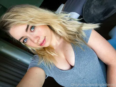 Dinglederper / Tori Deepfakes nude photo #0481
