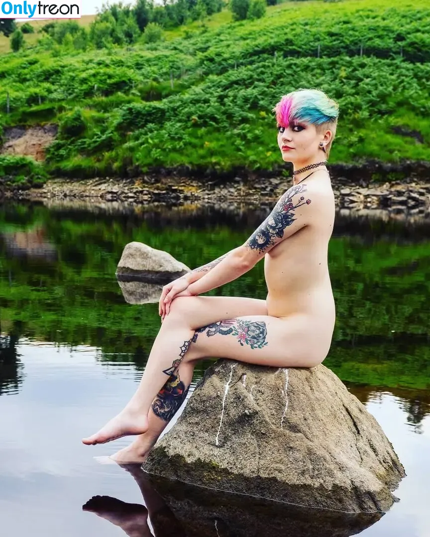 dinkytoy nude photo #0009 (Jess Hulme)