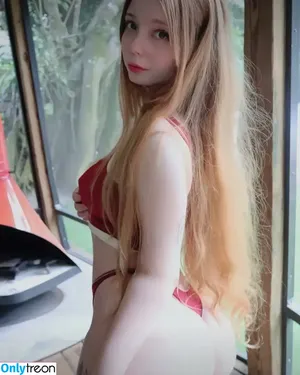Diovana Konigsreuter / diokonigsreuter / diovanakoni nude photo #1293