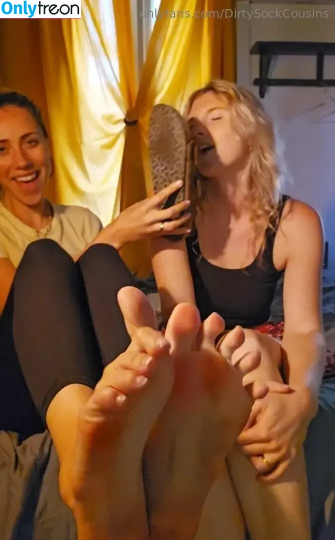 Dirtysockcousins nude photo #0130 (dirtysnowqueen_)