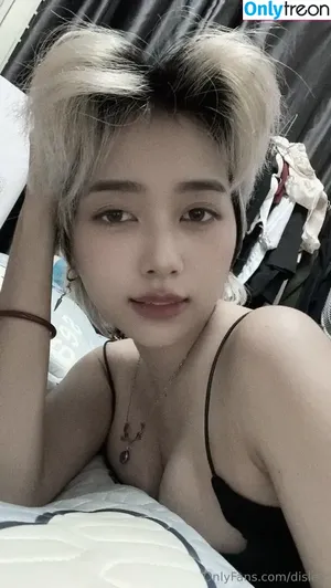 Disleft / Mercury Nguyen nude photo #0118