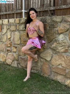 disneyyrose13 / disneyy13rose nude photo #0097