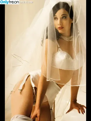 Dita Von Teese / Ditavonteese nude photo #0920
