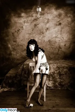 Dita Von Teese / Ditavonteese nude photo #1566