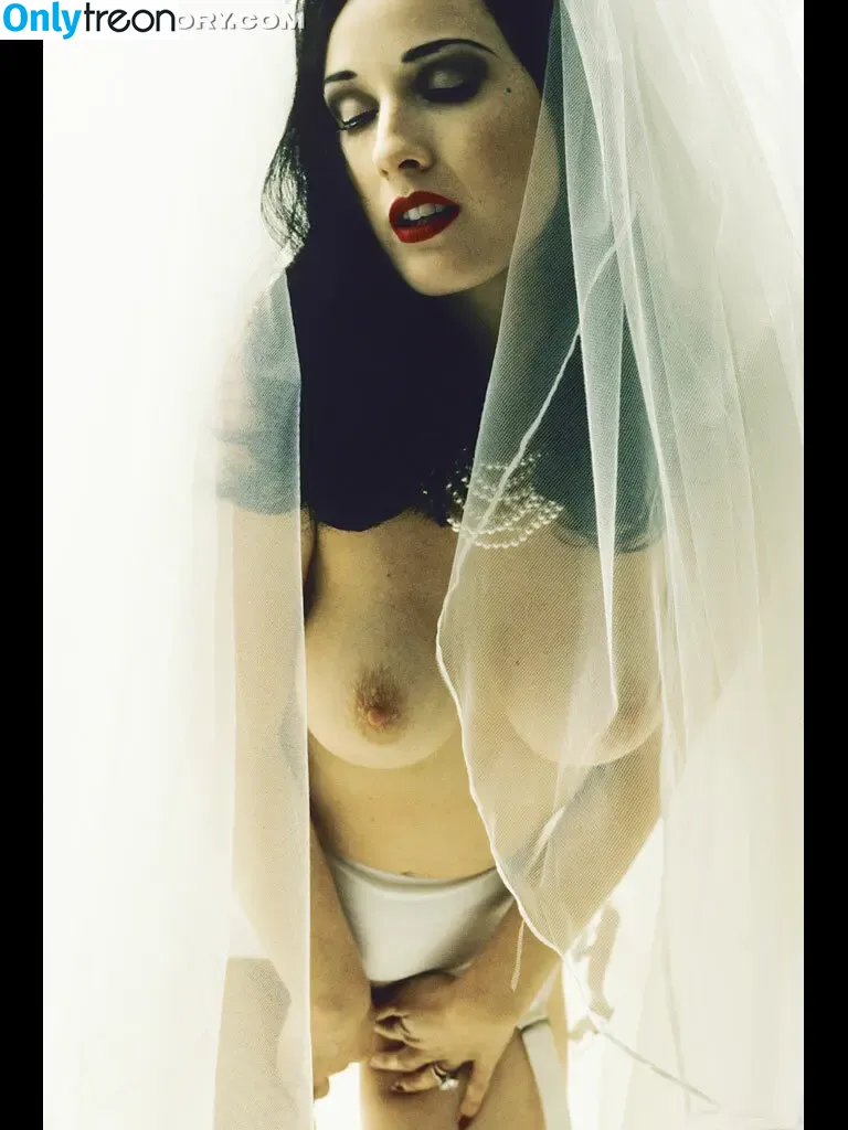 Dita Von Teese nude photo #1409 (Ditavonteese)