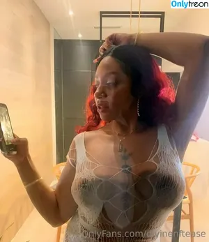 divinenftease / vivianakadivine nude photo #0013