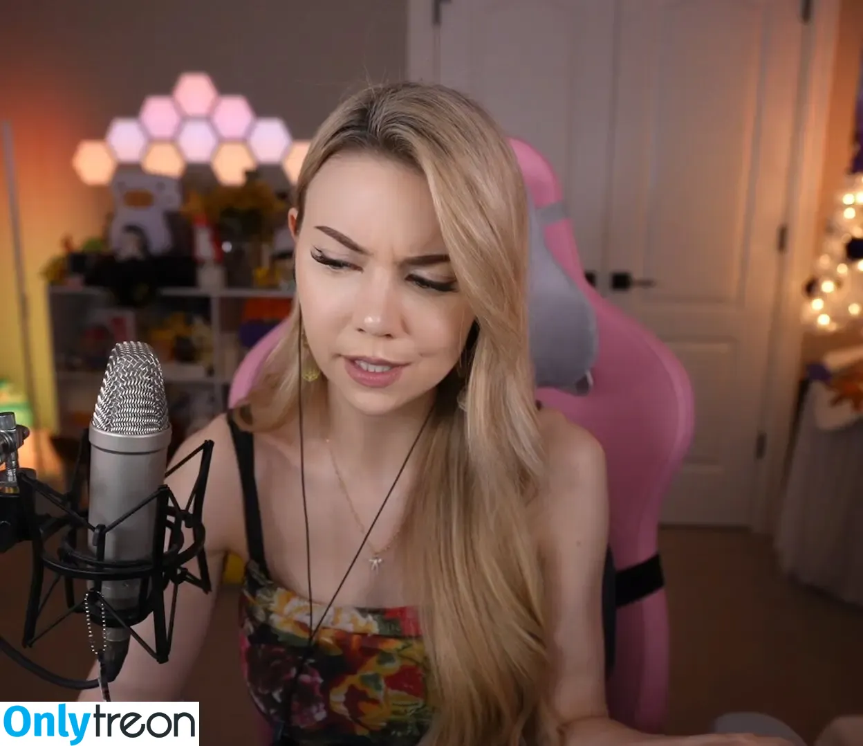 Dizzykitten nude photo #0968 (dizzykitten7 / dizzykittenpaws / thedizzykitten)