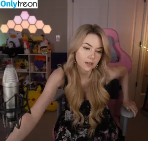 Dizzykitten / dizzykitten7 / dizzykittenpaws / thedizzykitten nude photo #1386