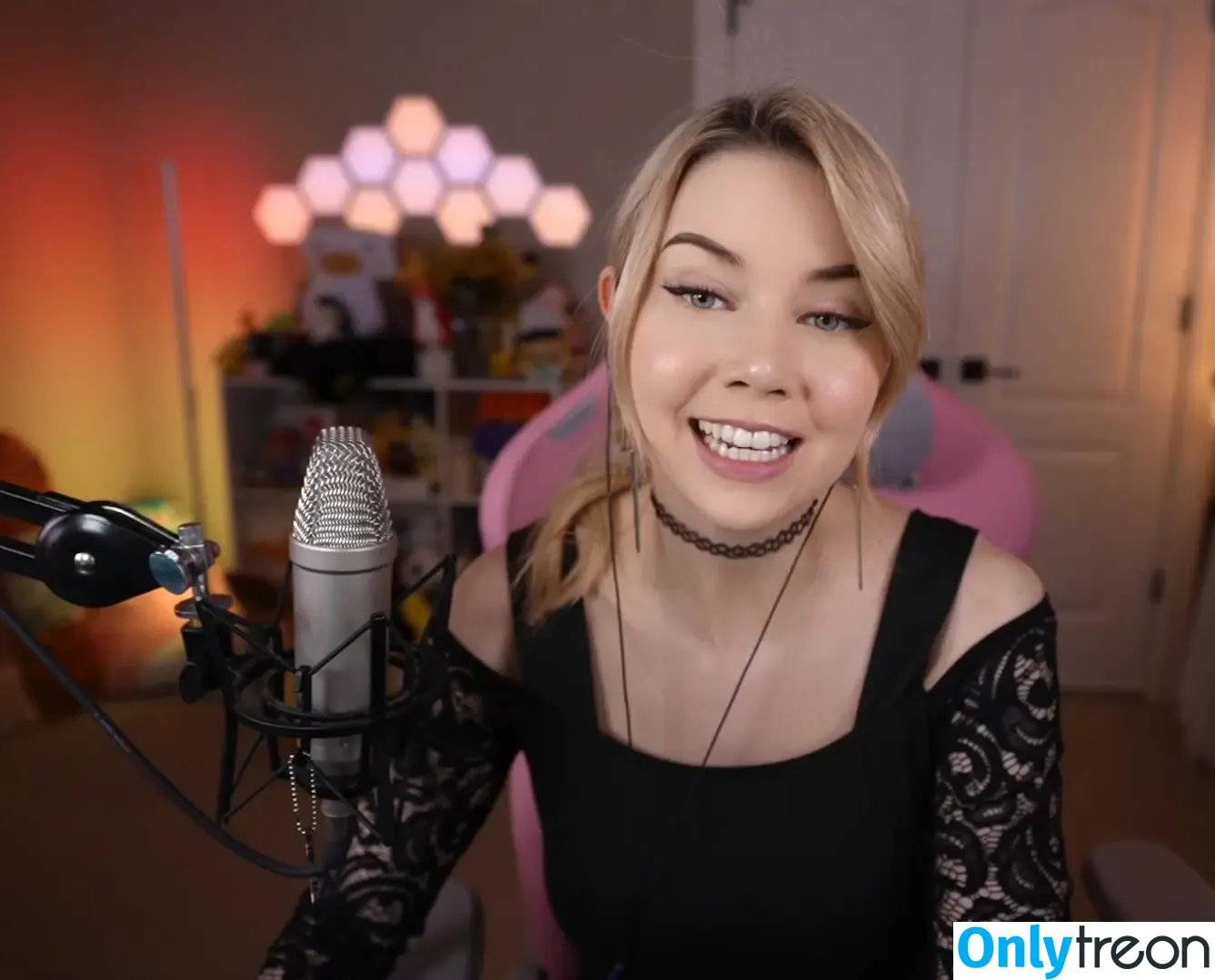 Dizzykitten nude photo #1096 (dizzykitten7 / dizzykittenpaws / thedizzykitten)