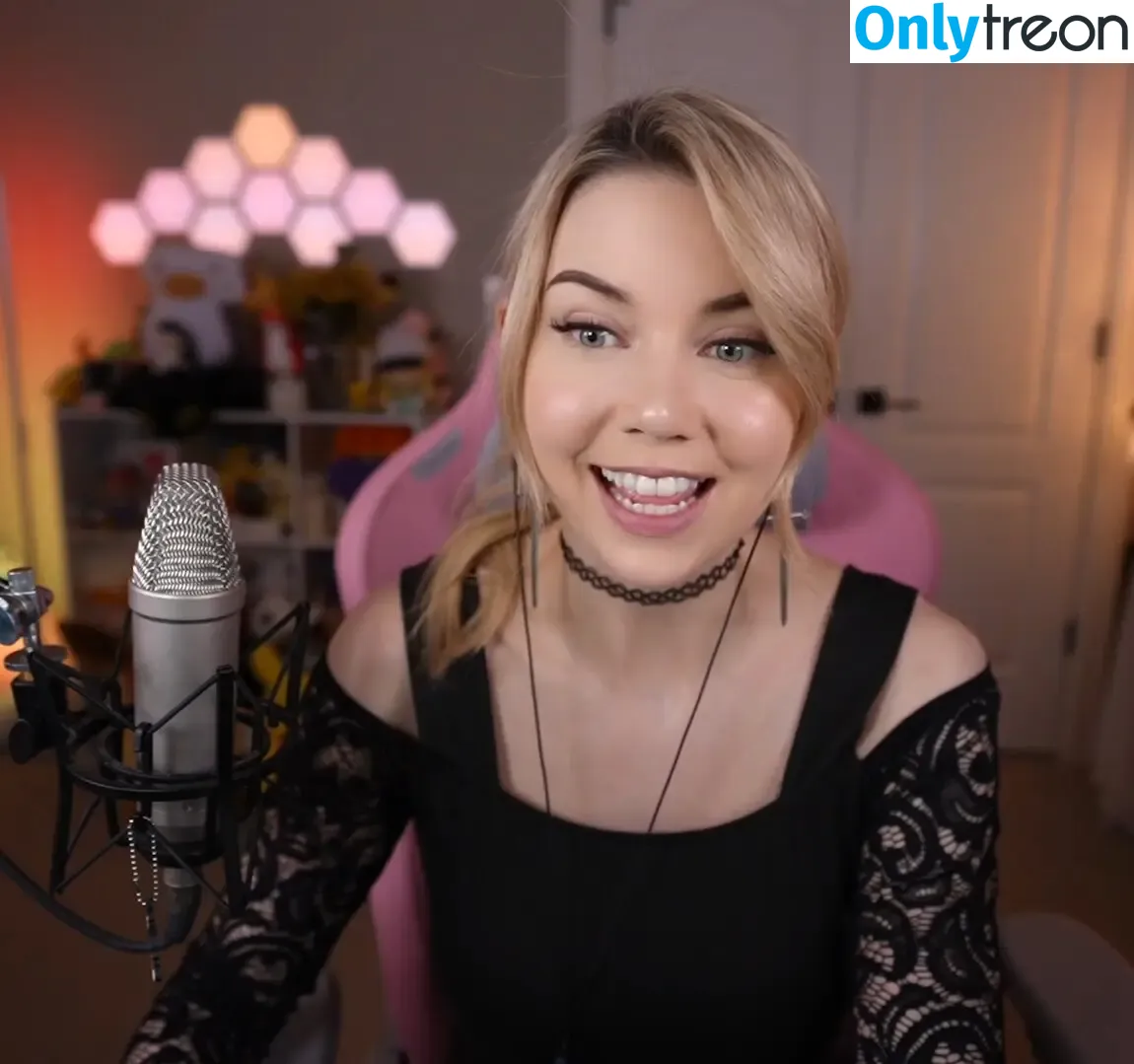 Dizzykitten nude photo #1097 (dizzykitten7 / dizzykittenpaws / thedizzykitten)