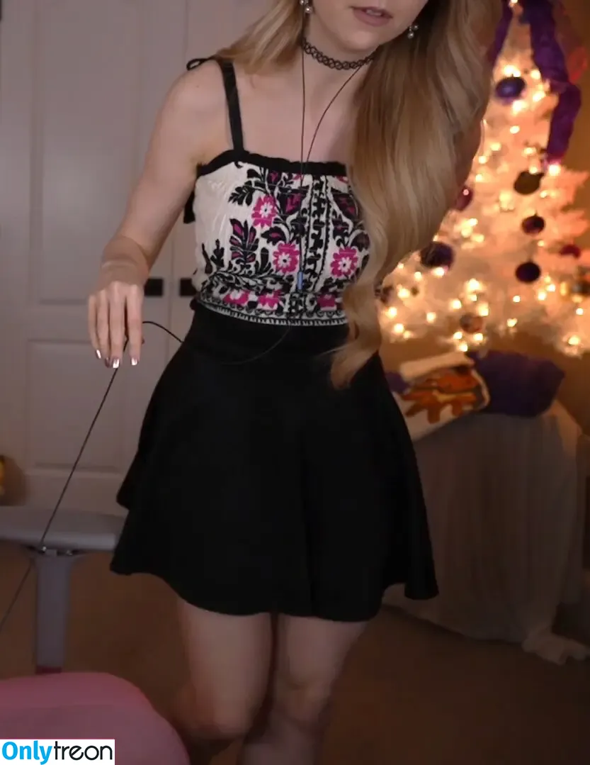 Dizzykitten nude photo #1172 (dizzykitten7 / dizzykittenpaws / thedizzykitten)