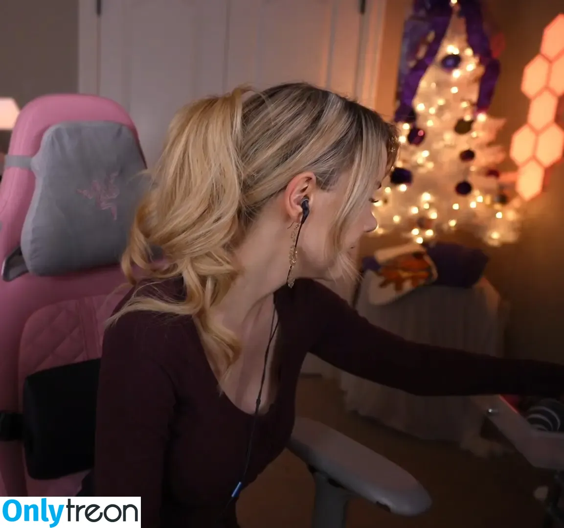 Dizzykitten nude photo #1200 (dizzykitten7 / dizzykittenpaws / thedizzykitten)