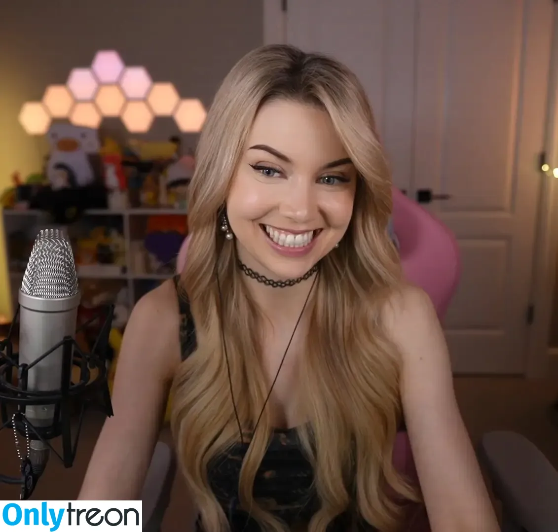 Dizzykitten nude photo #1381 (dizzykitten7 / dizzykittenpaws / thedizzykitten)