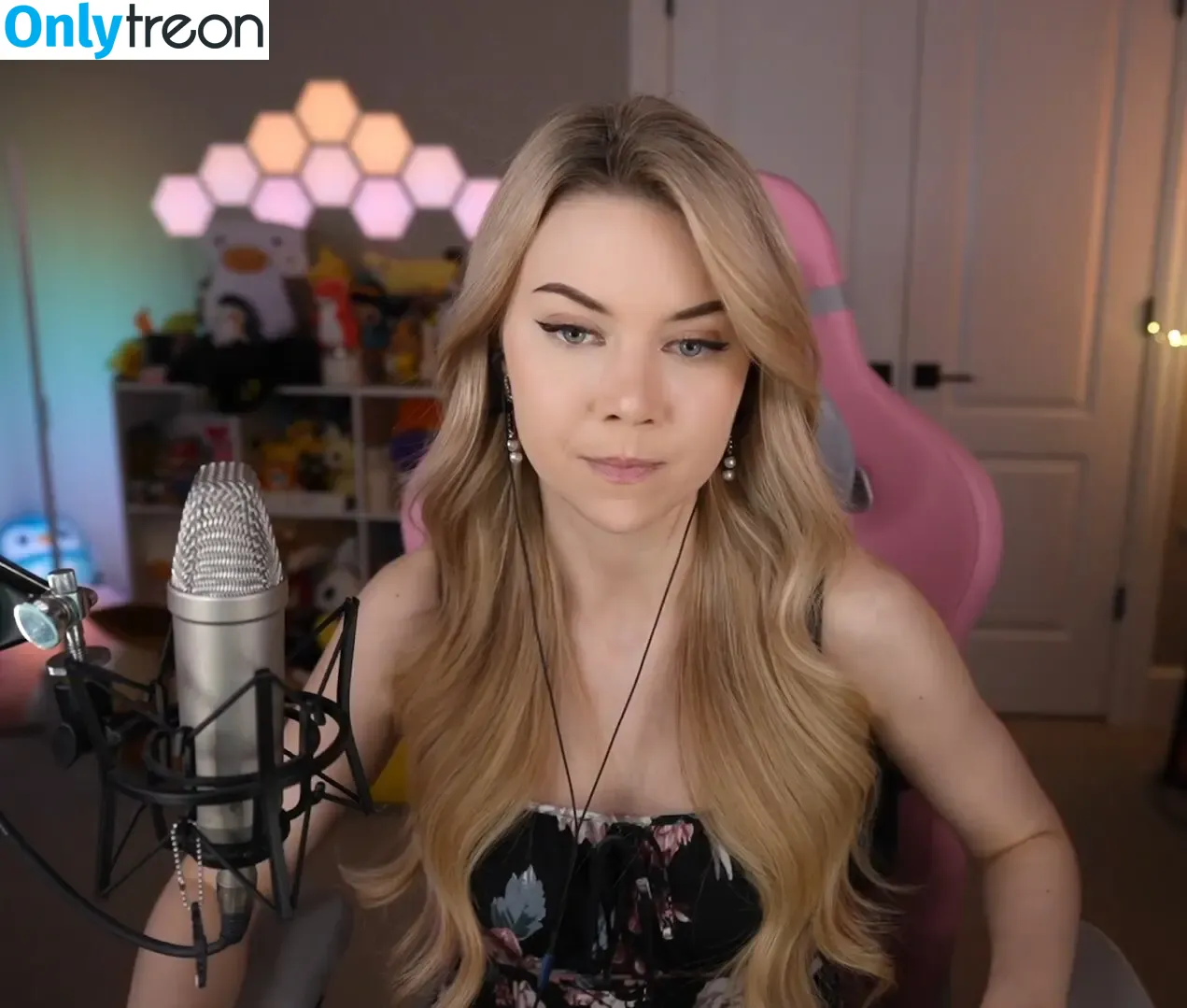 Dizzykitten nude photo #1405 (dizzykitten7 / dizzykittenpaws / thedizzykitten)