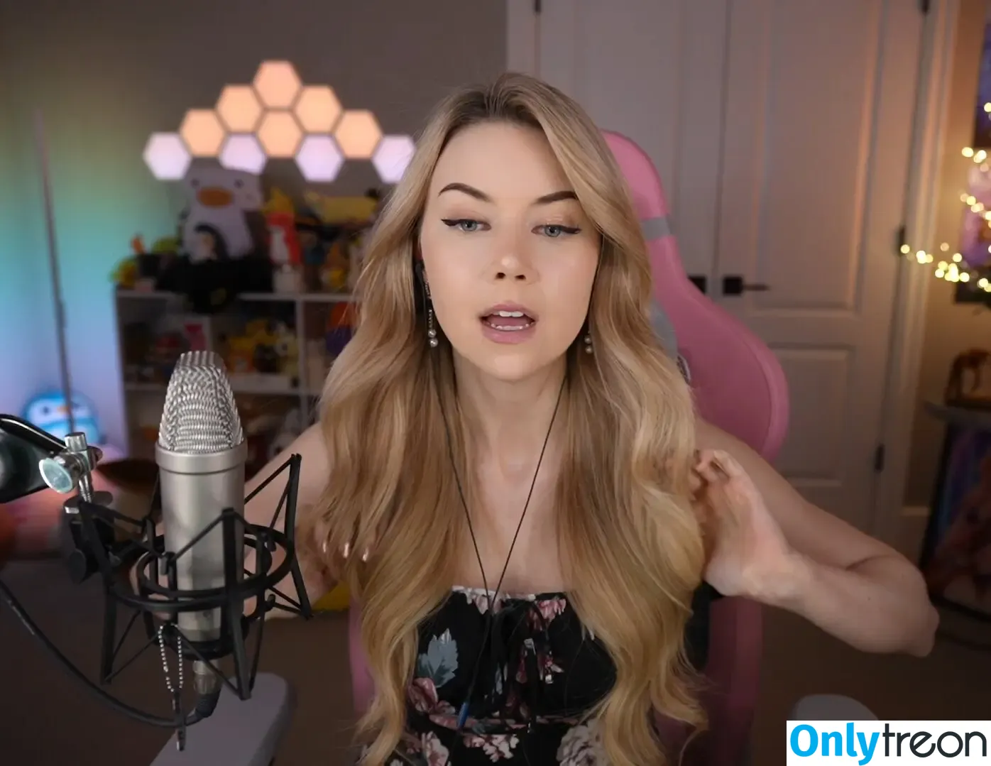 Dizzykitten nude photo #1406 (dizzykitten7 / dizzykittenpaws / thedizzykitten)