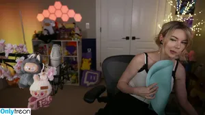 Dizzykitten / dizzykitten7 / dizzykittenpaws / thedizzykitten nude photo #2399