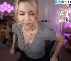Dizzykitten / dizzykitten7 / dizzykittenpaws / thedizzykitten nude photo #2415
