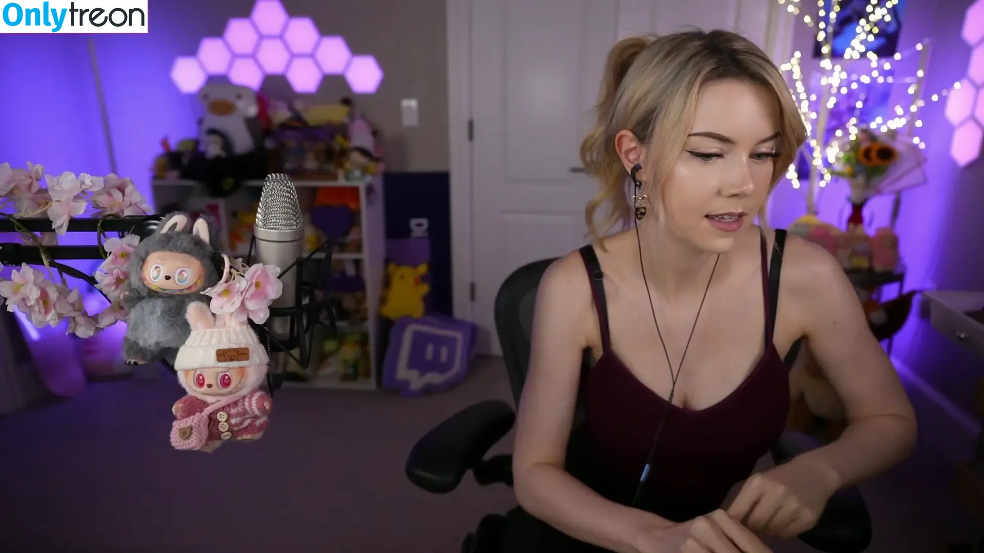 Dizzykitten nude photo #2413 (dizzykitten7 / dizzykittenpaws / thedizzykitten)
