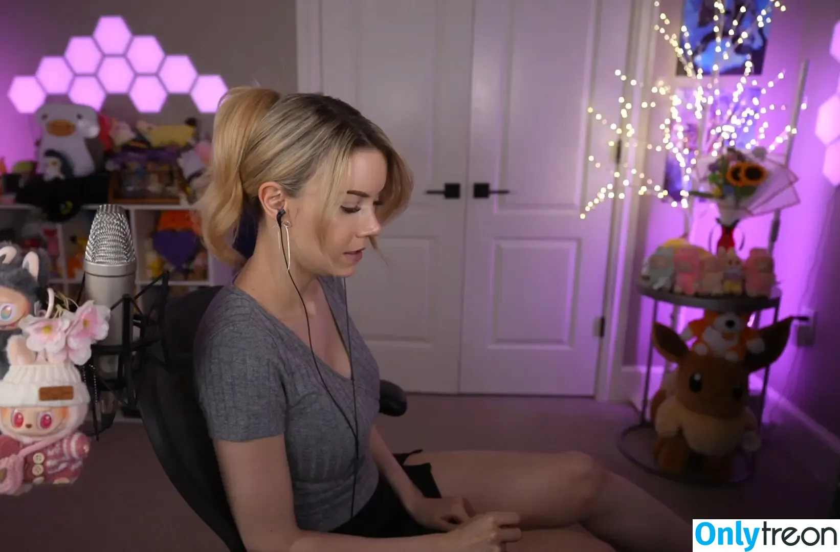 Dizzykitten nude photo #2416 (dizzykitten7 / dizzykittenpaws / thedizzykitten)