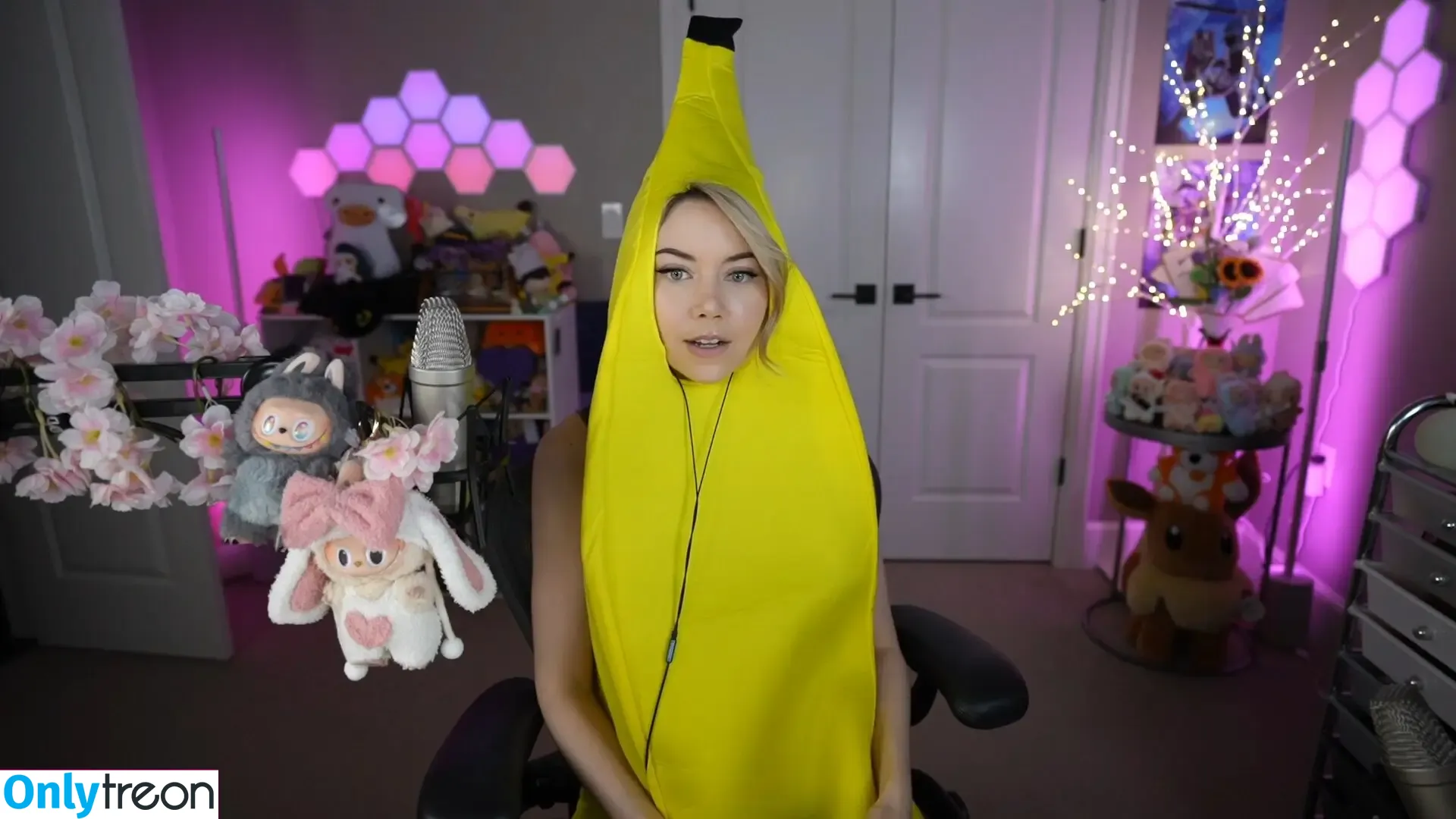 Dizzykitten nude photo #2488 (dizzykitten7 / dizzykittenpaws / thedizzykitten)