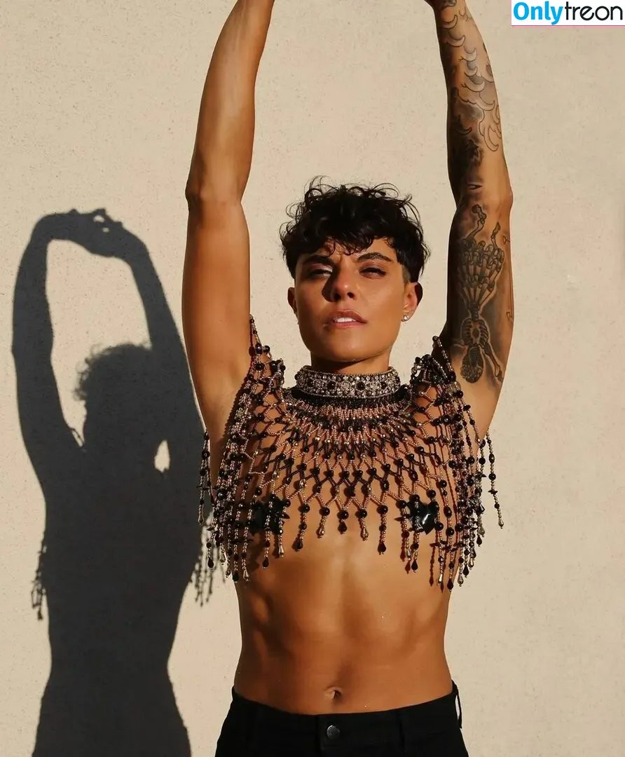 DJHannahRad nude photo #0010 (djhannahb / starley)
