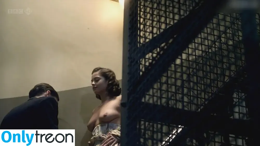 Doctor Who nude photo #0035 (bbcdoctorwho)