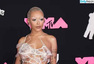 Doja Cat / DojaCat nude photo #0549