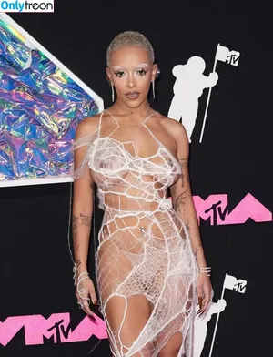 Doja Cat / DojaCat nude photo #0630