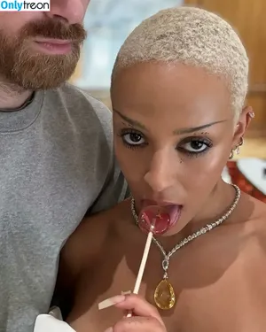 Doja Cat / DojaCat nude photo #0805