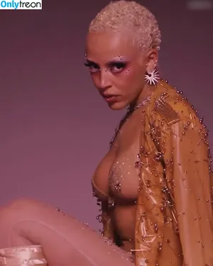 Doja Cat / DojaCat nude photo #1042