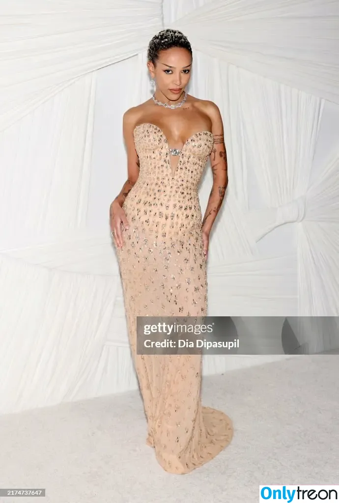 Doja Cat nude photo #1366 (DojaCat)