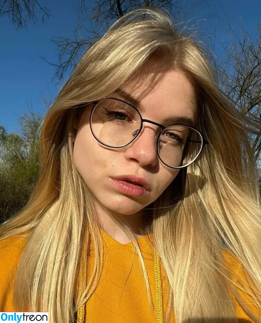 dolcheevitaa nude photo #0002 (dolcheevitaa)
