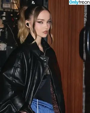 Dove Cameron / darkwingdove / dovecameron nude photo #0296