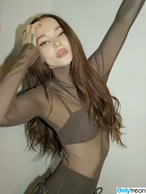 Dove Cameron / darkwingdove / dovecameron nude photo #0350