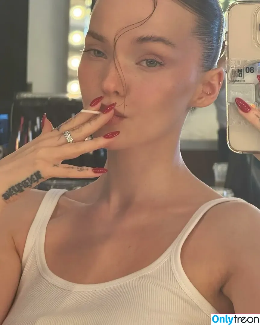 Dove Cameron nude photo #0315 (darkwingdove / dovecameron)