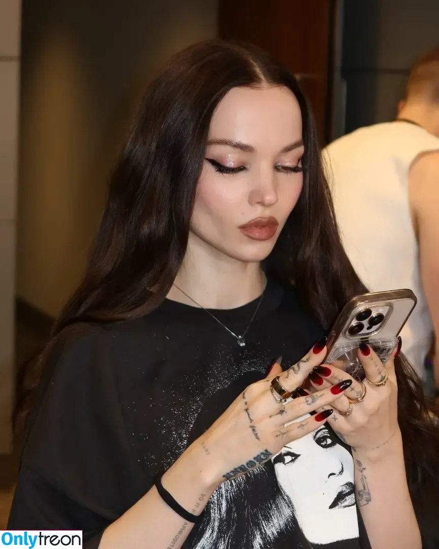 Dove Cameron nude photo #0347 (darkwingdove / dovecameron)