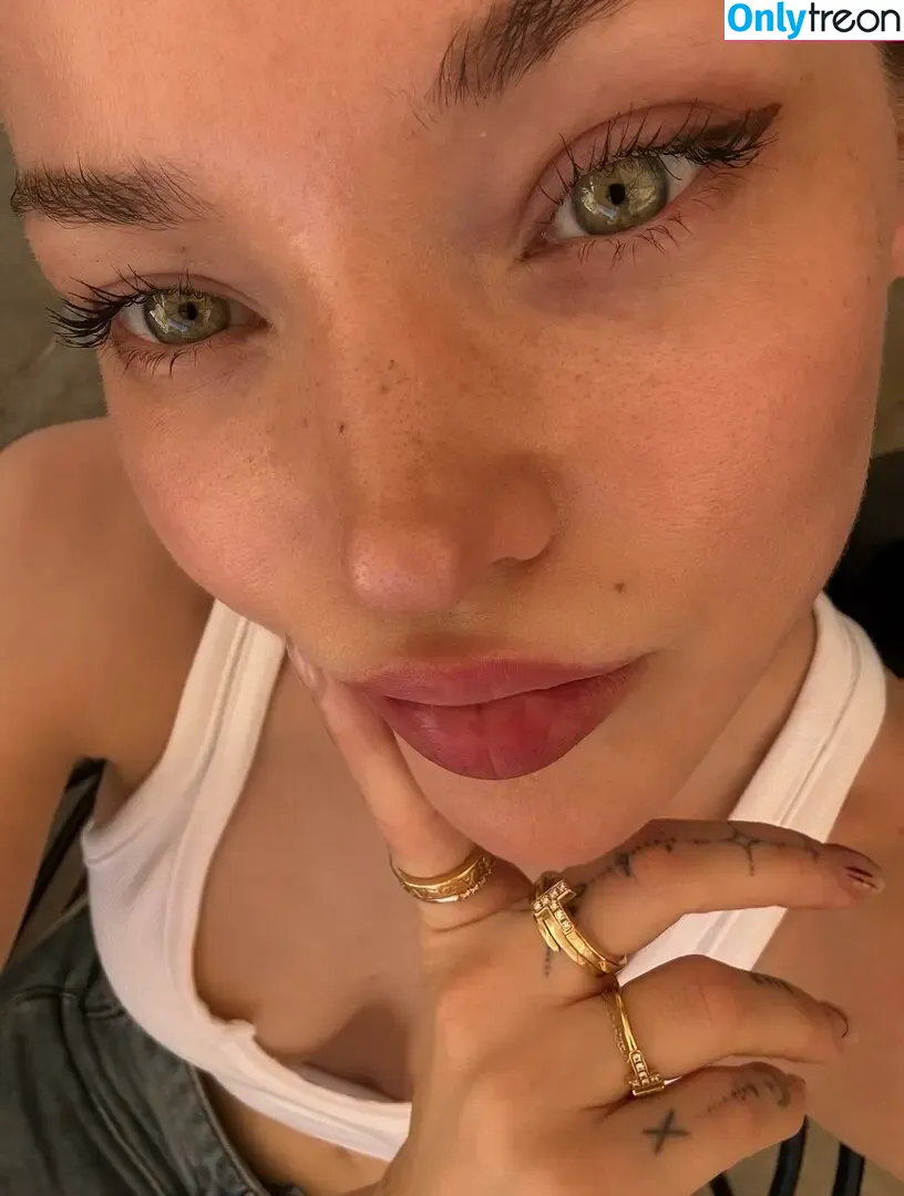 Dove Cameron nude photo #0381 (darkwingdove / dovecameron)