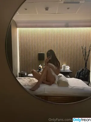  nude photo #0001
