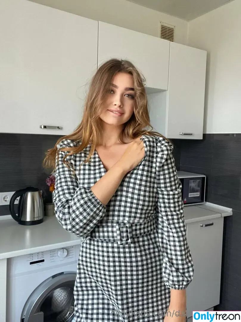 dr_daniela nude photo #0014 (dr_daniela)
