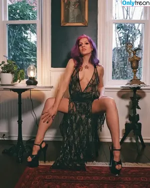 Dr. Timaree Leigh / drtimaree / honeytree.evileye / timbalingling nude photo #0059
