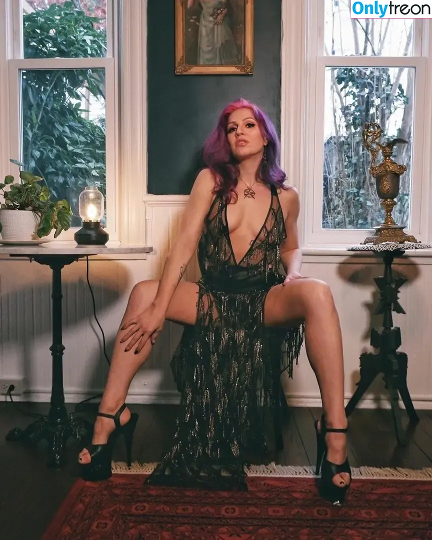 Dr. Timaree Leigh nude photo #0059 (drtimaree / honeytree.evileye / timbalingling)