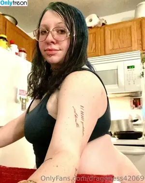  nude photo #0004