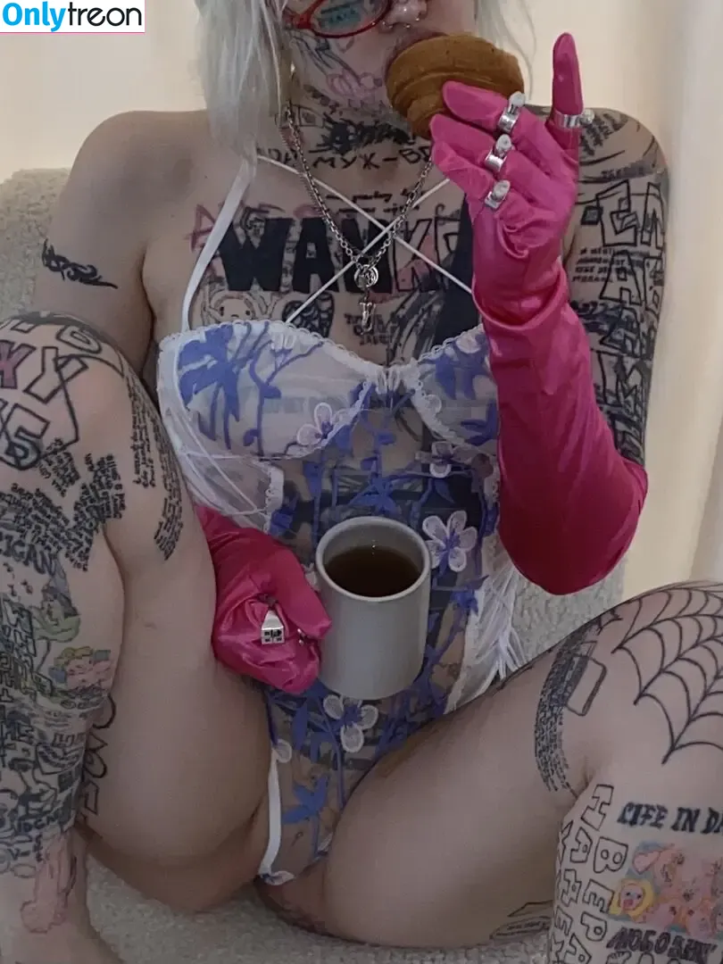 dtlowtcktpiilwh nude photo #0031 (dtlowtck2tpiilwh8)
