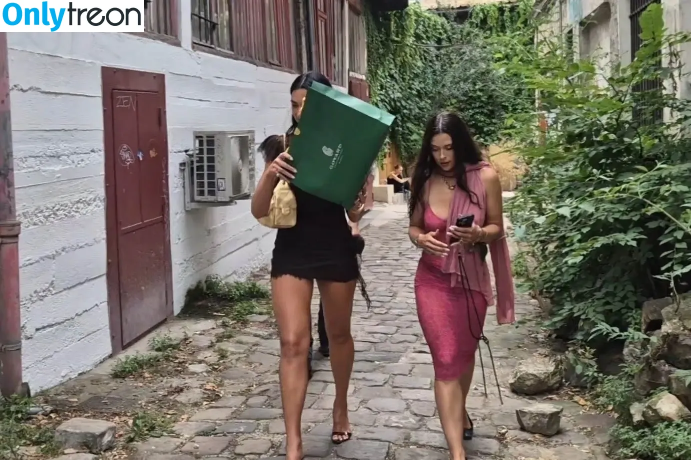 Dua Lipa nude photo #9323 (dualipa / newsong)