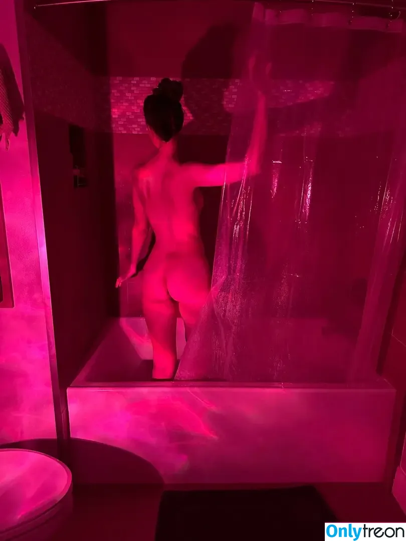 duchess.satine nude photo #0018 (duchess.satine)