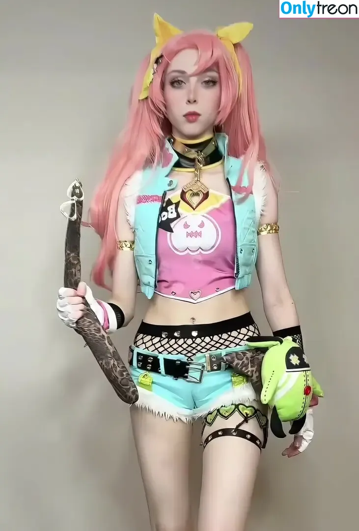 Duckie.Cos nude photo #0306 (Lexi / darlingducky / duckie_cos)