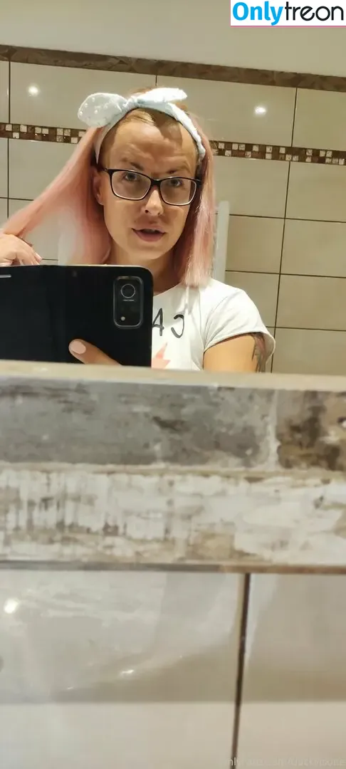 duckyisone nude photo #0009 (duckyisone)