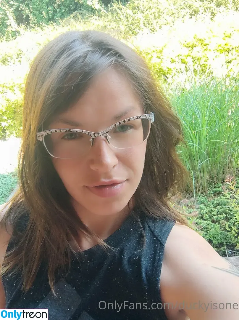 duckyisone nude photo #0029 (duckyisone)