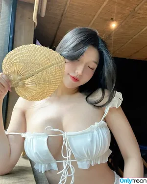 Duyenn Hipp / duyenn.hipp nude photo #0350