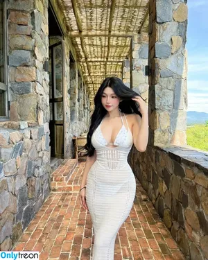 Duyenn Hipp / duyenn.hipp nude photo #0376